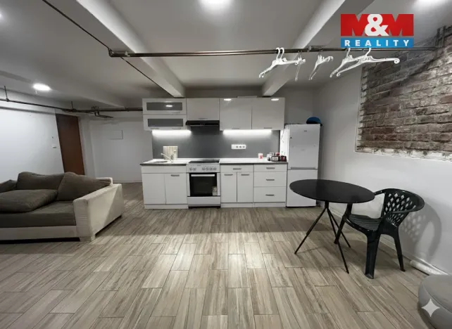 Pronájem bytu 1+kk, Týniště nad Orlicí, Mírové nám., 45 m2