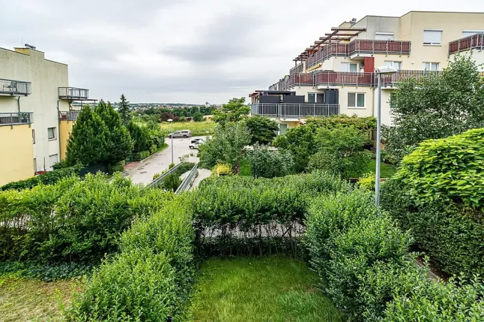 Pronájem bytu 2+kk, Praha - Řeporyje, Wiesenthalova, 59 m2