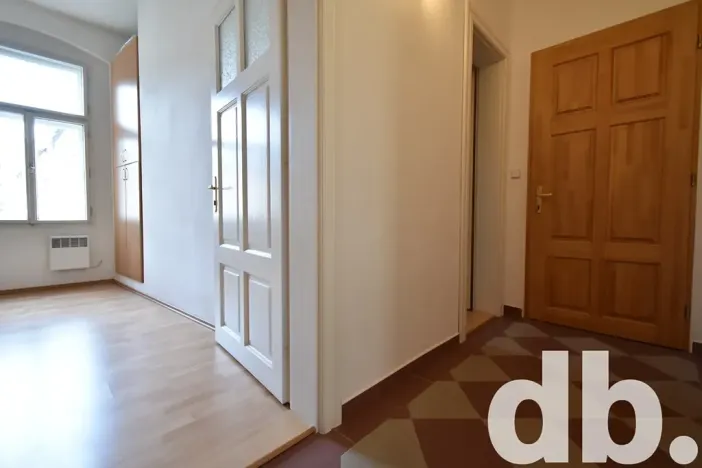 Pronájem kanceláře, Karlovy Vary, T. G. Masaryka, 75 m2