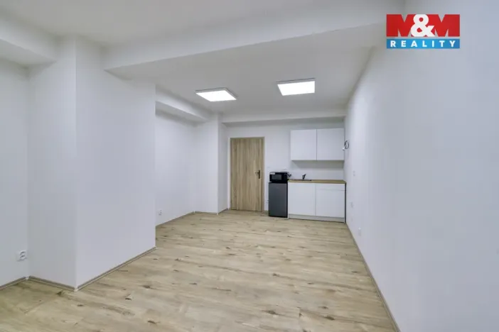 Pronájem kanceláře, Dobřany, Alšova, 55 m2