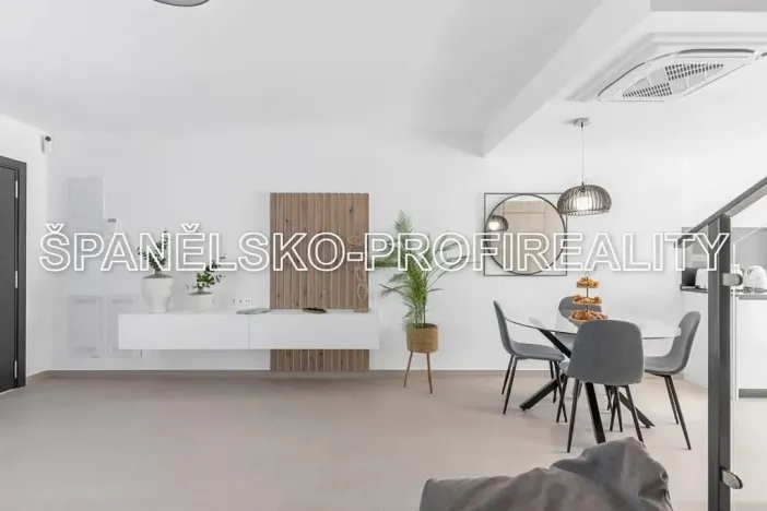 Prodej rodinného domu, Alicante, Španělsko, 207 m2