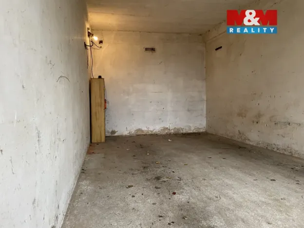 Prodej garáže, Praha, Pod Krocínkou, 17 m2