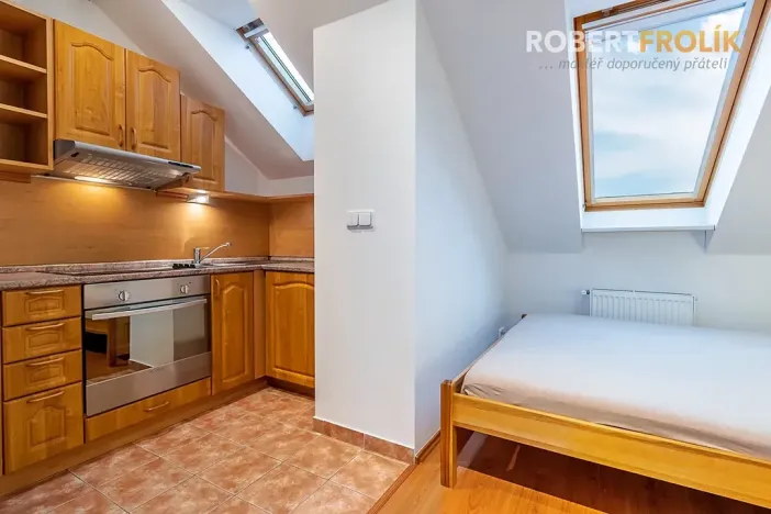 Pronájem bytu 1+kk, Praha - Ruzyně, Sobínská, 36 m2