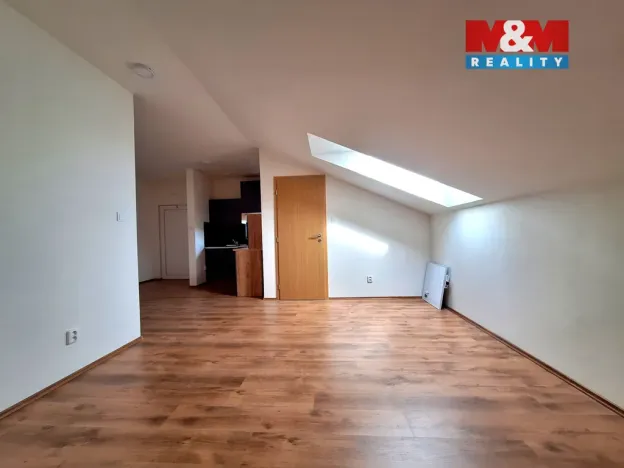 Pronájem bytu 2+kk, Rostoklaty - Nová Ves II, 47 m2