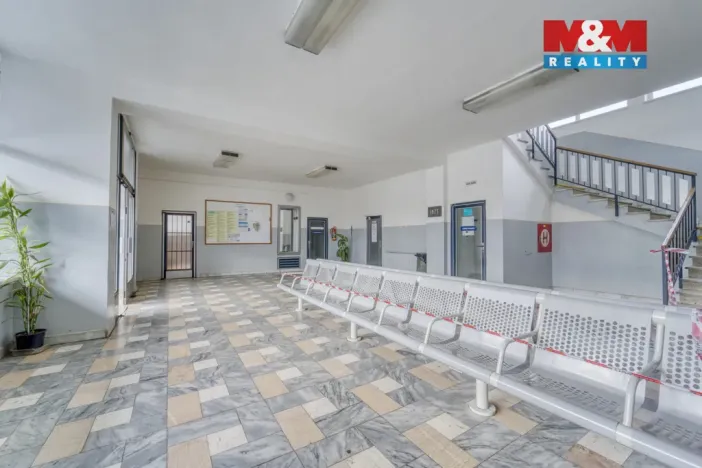 Pronájem obchodního prostoru, Klatovy - Klatovy III, Nádražní, 38 m2