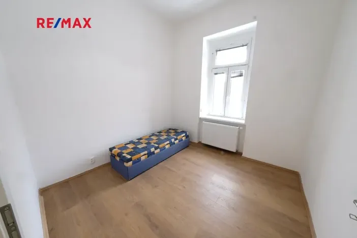 Pronájem bytu 2+kk, Praha - Libeň, Chlumčanského, 34 m2