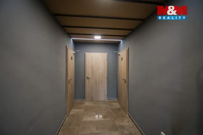 Pronájem obchodního prostoru, Rožnov pod Radhoštěm, Meziříčská, 180 m2