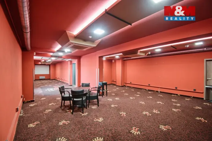 Pronájem obchodního prostoru, Rožnov pod Radhoštěm, Meziříčská, 180 m2