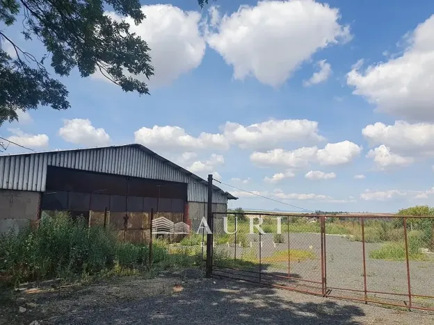 Prodej skladu, Zvoleněves, 7650 m2