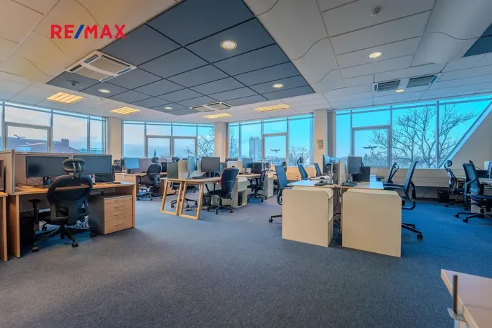 Pronájem obchodního prostoru, Kolín, Sladkovského, 540 m2