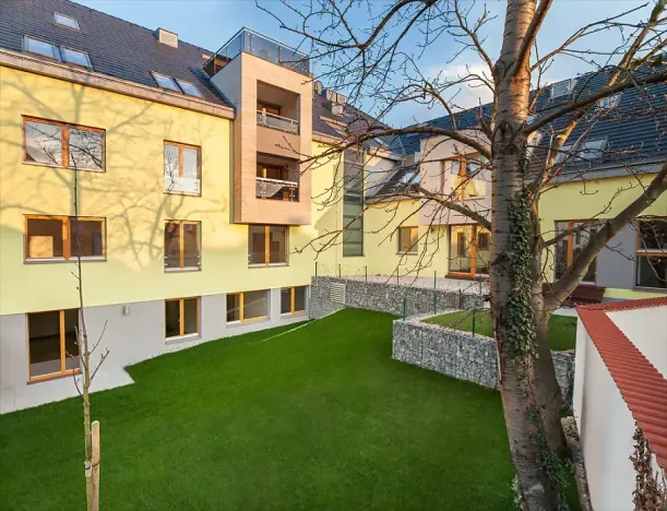 Pronájem bytu 3+kk, Praha - Prosek, U proseckého kostela, 100 m2