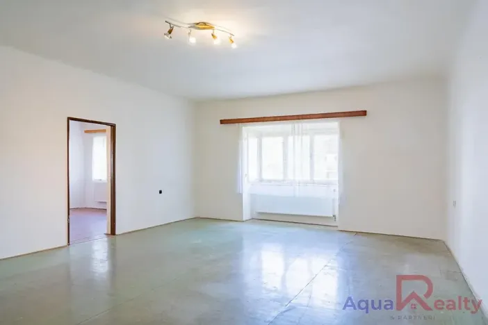 Prodej bytu 2+1, Teplá, Masarykovo náměstí, 146 m2