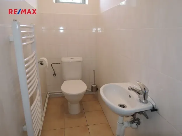 Pronájem výrobních prostor, Hostivice, Školská, 400 m2