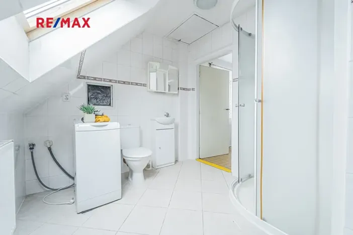 Prodej rodinného domu, Stochov, Dlážděná, 137 m2