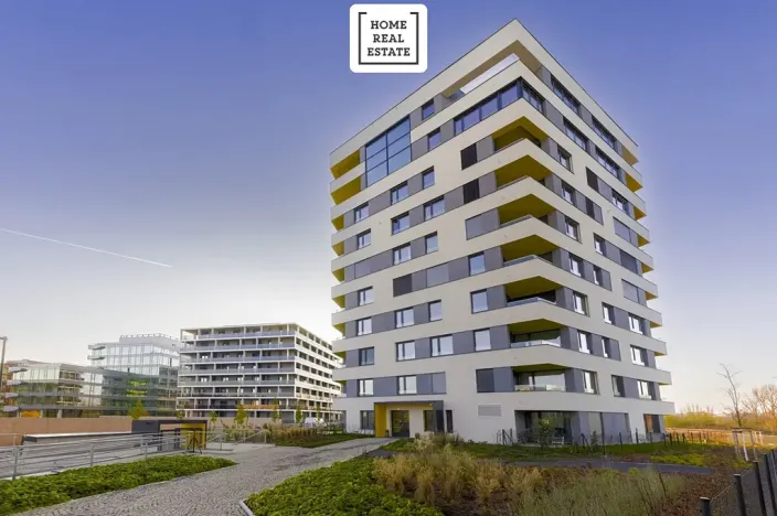 Pronájem garážového stání, Praha - Karlín, Sokolova, 18 m2