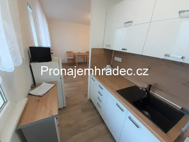 Pronájem bytu 1+kk, Hradec Králové, Hrubínova, 35 m2
