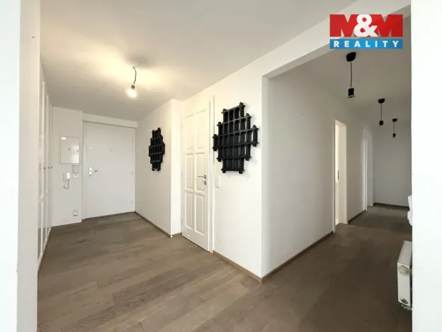 Pronájem bytu 3+kk, Dolní Břežany, Náměstí Na Sádkách, 91 m2