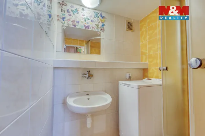 Prodej bytu 2+1, Bor, Přimdská, 63 m2