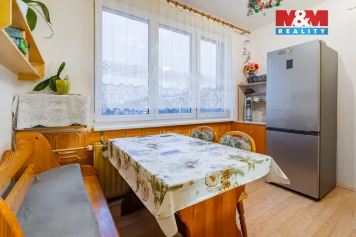 Prodej bytu 3+1, Český Krumlov - Plešivec, Sídliště Plešivec, 74 m2