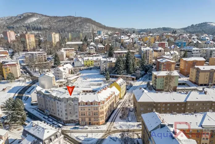 Prodej bytu 2+kk, Karlovy Vary, nám. V. Řezáče, 68 m2