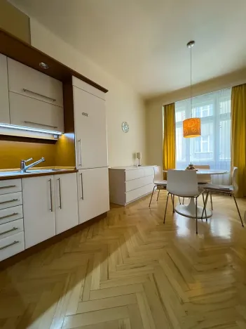 Prodej bytu 2+kk, Praha, Ve Smečkách, 80 m2