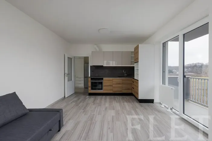 Pronájem bytu 1+kk, Praha - Hloubětín, Za černým mostem, 36 m2