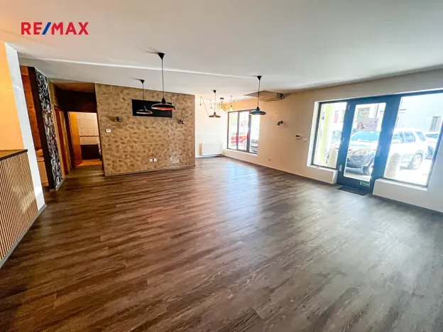 Prodej obchodního prostoru, Uherské Hradiště, Dlouhá, 75 m2