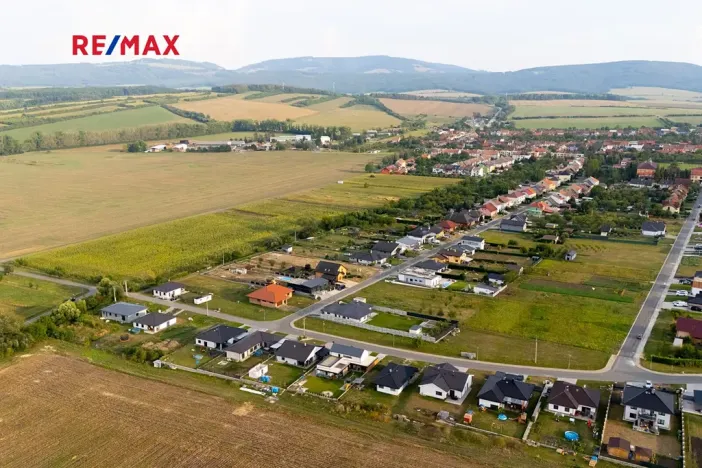 Prodej rodinného domu, Bánov, 197 m2