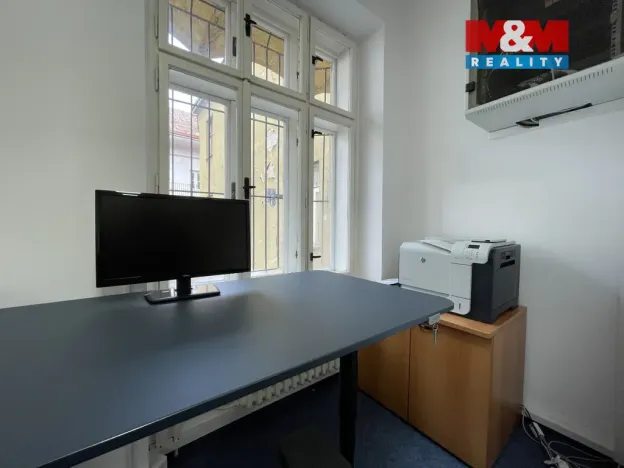 Pronájem kanceláře, Praha - Karlín, Sokolovská, 162 m2