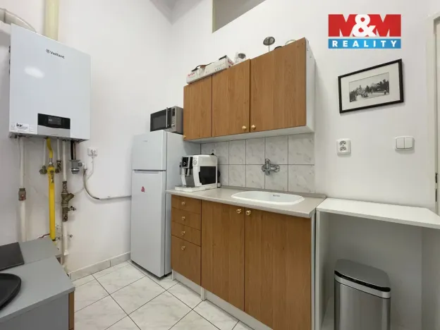 Pronájem kanceláře, Praha - Karlín, Sokolovská, 162 m2