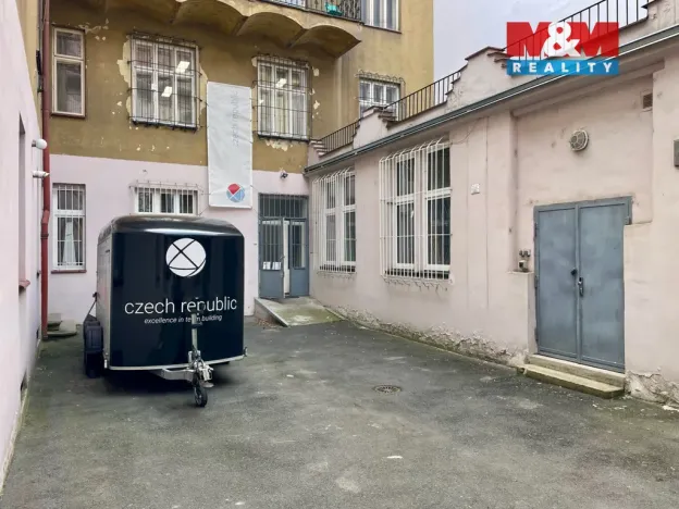 Pronájem kanceláře, Praha - Karlín, Sokolovská, 162 m2