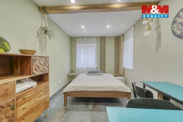 Prodej bytu 4+1, Černošice, Komenského, 109 m2