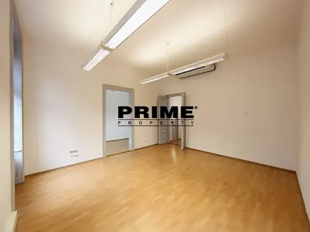 Pronájem kanceláře, Praha - Smíchov, Štefánikova, 70 m2
