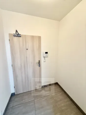 Pronájem bytu 1+kk, Praha - Karlín, Sokolovská, 40 m2