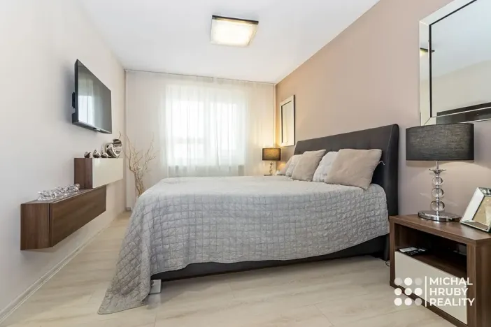 Prodej bytu 2+kk, Ostrava, Vrázova, 79 m2