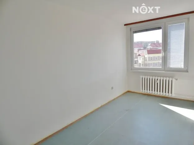 Pronájem atypického bytu, Trutnov, Křižíkova, 500 m2