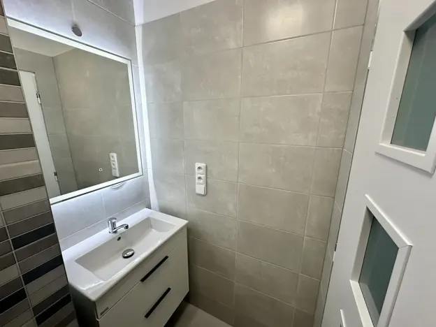 Pronájem bytu 1+kk, Jablonec nad Nisou, Hřbitovní, 28 m2