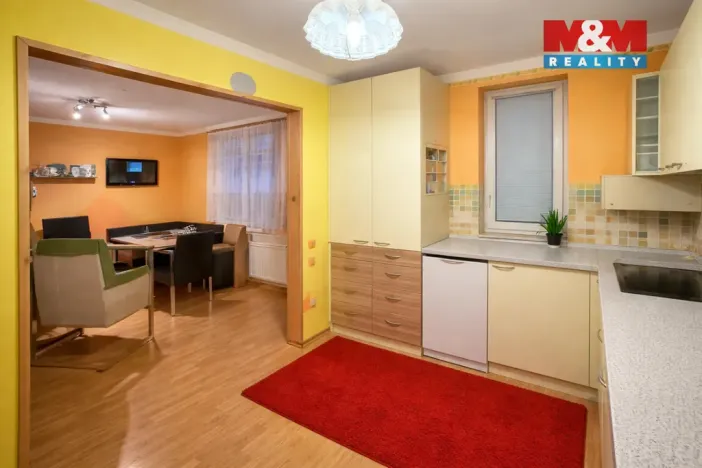 Prodej bytu 3+kk, Pečky, V Kaštánkách, 71 m2