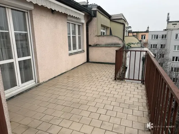 Pronájem bytu 1+kk, Praha - Vinohrady, Hradecká, 26 m2