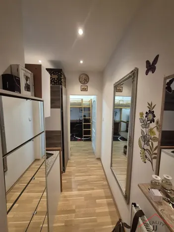 Prodej bytu 2+kk, Praha - Libeň, Zenklova, 31 m2