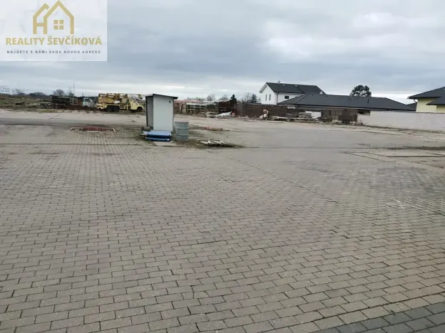 Pronájem obchodního prostoru, Hradec Králové, Vlčkovická, 700 m2