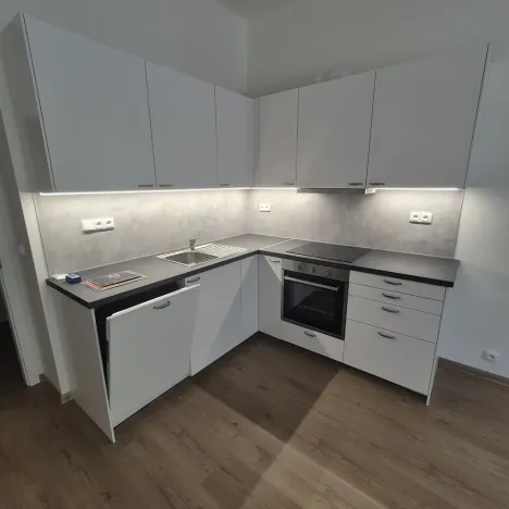 Pronájem bytu 2+kk, Praha - Strašnice, Věšínova, 50 m2