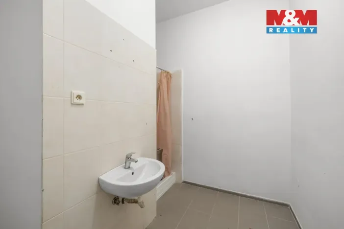 Pronájem obchodního prostoru, Kladno, Čechova, 174 m2