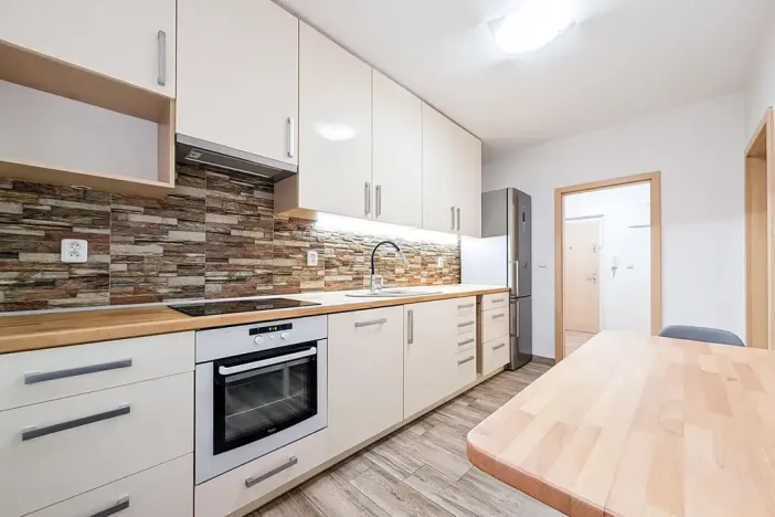 Pronájem bytu 2+1, Brno, Merhautova, 61 m2