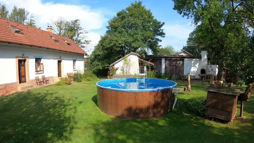 Prodej rodinného domu, Pecka, 300 m2