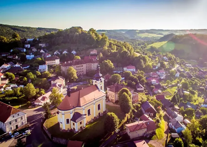 Prodej rodinného domu, Pecka, 300 m2