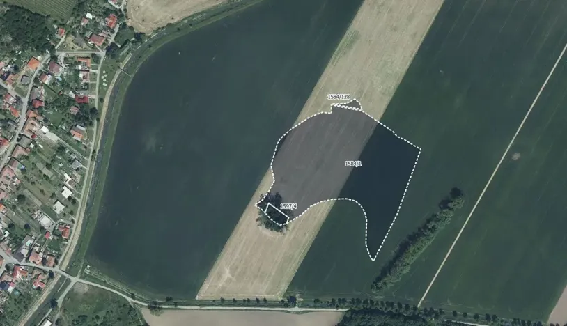 Prodej pole, Týnec, 18563 m2