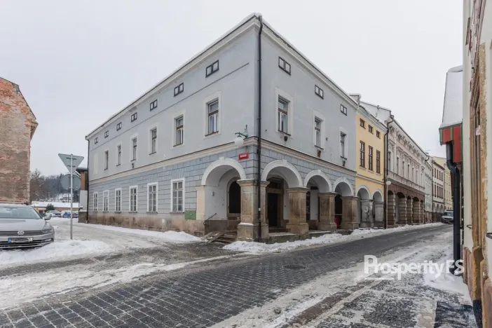 Prodej bytu 3+1, Hostinné, Dolní brána, 67 m2