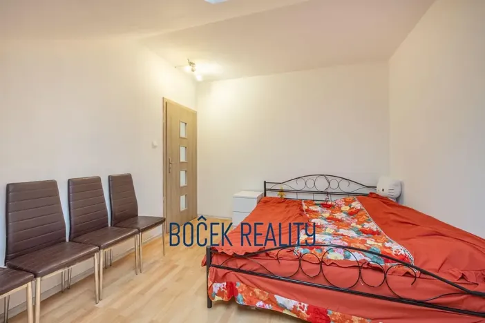 Prodej bytu 3+kk, Žebrák, Sídliště, 62 m2