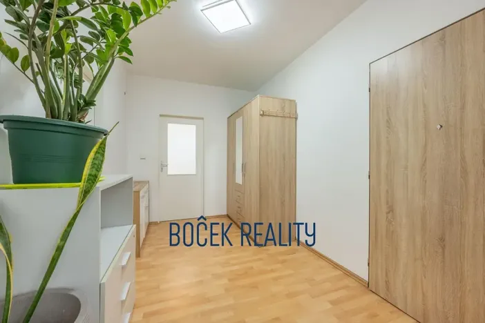 Prodej bytu 3+kk, Žebrák, Sídliště, 62 m2